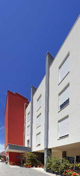 Hotel Dina